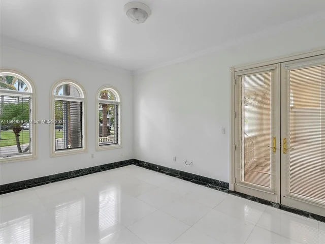 166 Bal Bay Dr, Bal Harbour FL 33154