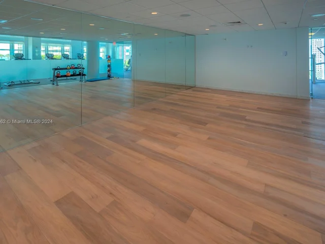 2020 N Bayshore Dr # 1407, Miami FL 33137