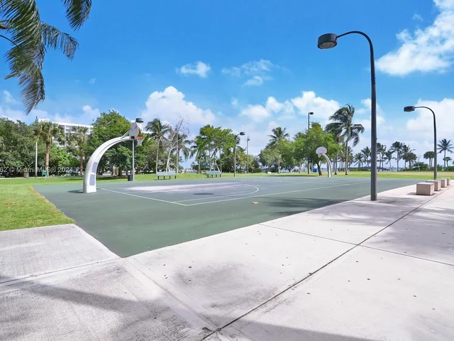 2020 N Bayshore Dr # 1407, Miami FL 33137