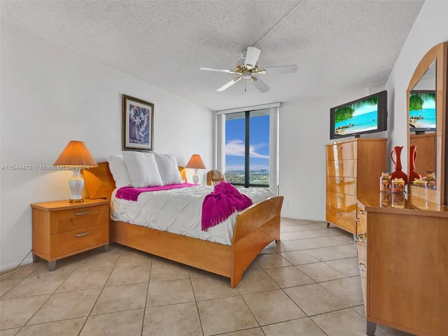 1600 S Ocean Dr # 15B, Hollywood FL 33019