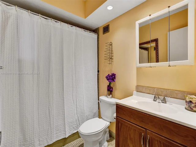 1600 S Ocean Dr # 15B, Hollywood FL 33019