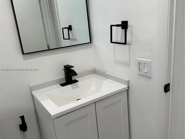 7750 Simms St, Hollywood FL 33024