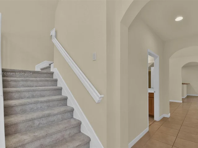 17075 SW 92nd St, Miami FL 33196