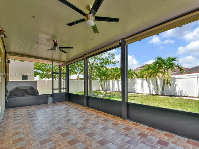 17075 SW 92nd St, Miami FL 33196