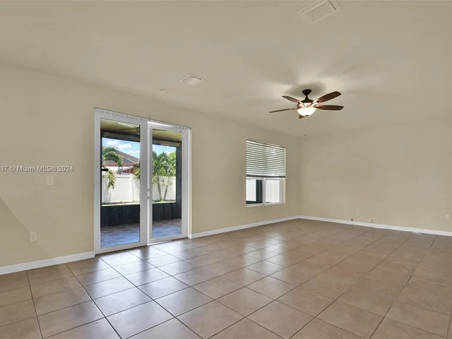 17075 SW 92nd St, Miami FL 33196