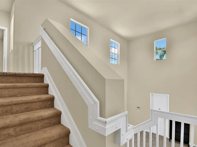 17075 SW 92nd St, Miami FL 33196