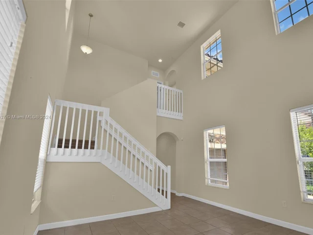 17075 SW 92nd St, Miami FL 33196