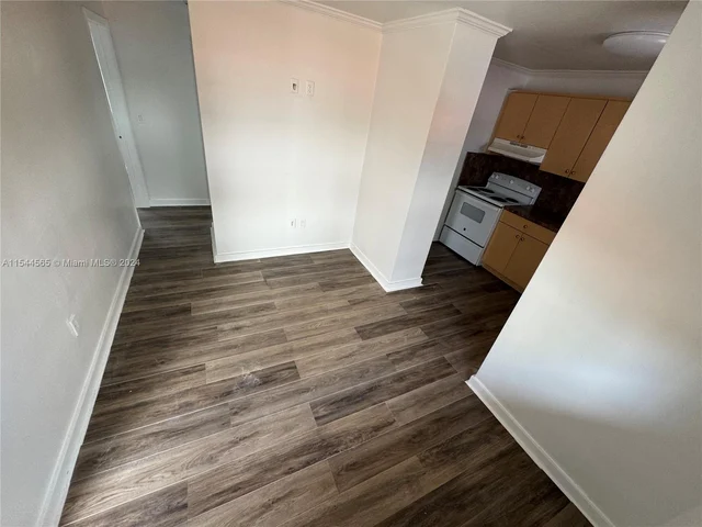 120 W 9th St # 202, Hialeah FL 33010