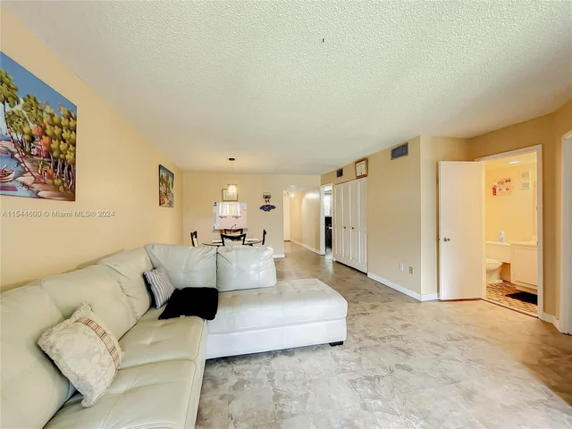 3253 Foxcroft Rd # G314, Miramar FL 33025