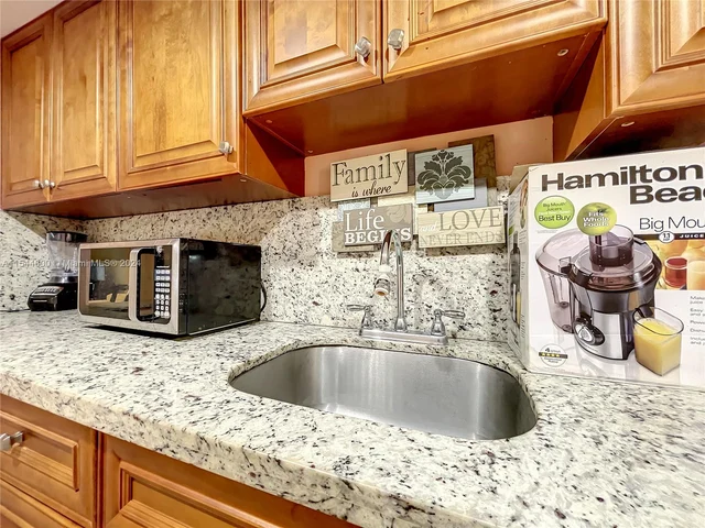 3253 Foxcroft Rd # G314, Miramar FL 33025