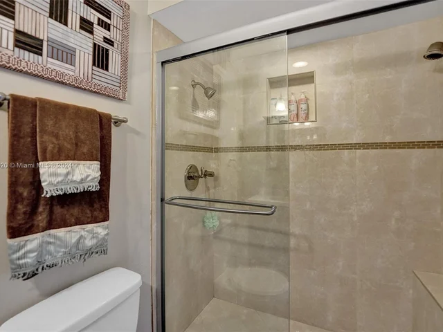 300 Oregon St # 503, Hollywood FL 33019