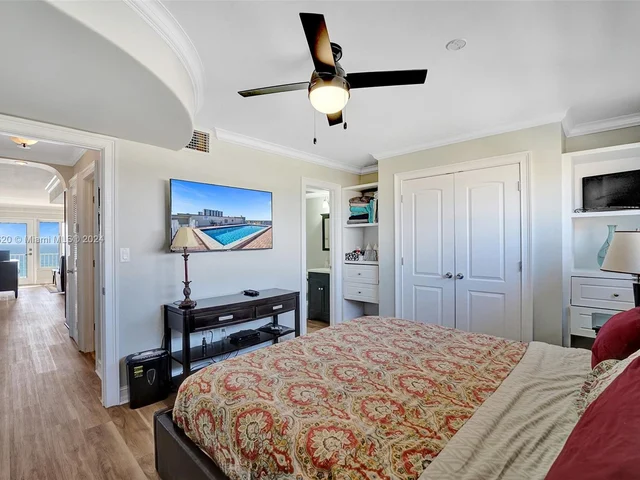 300 Oregon St # 503, Hollywood FL 33019