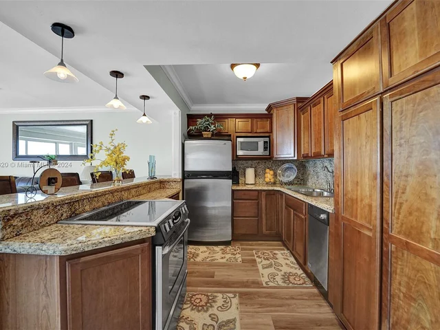 300 Oregon St # 503, Hollywood FL 33019