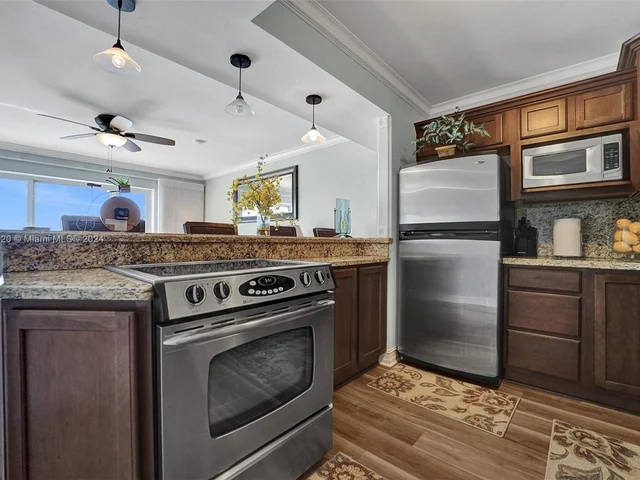 300 Oregon St # 503, Hollywood FL 33019