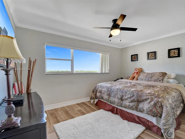 300 Oregon St # 503, Hollywood FL 33019