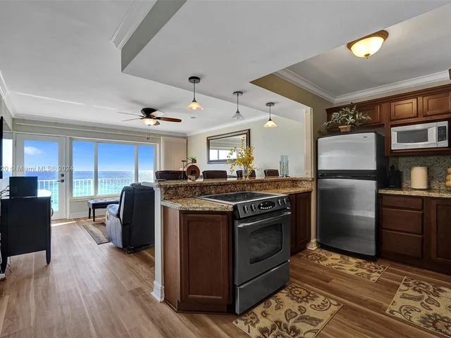 300 Oregon St # 503, Hollywood FL 33019