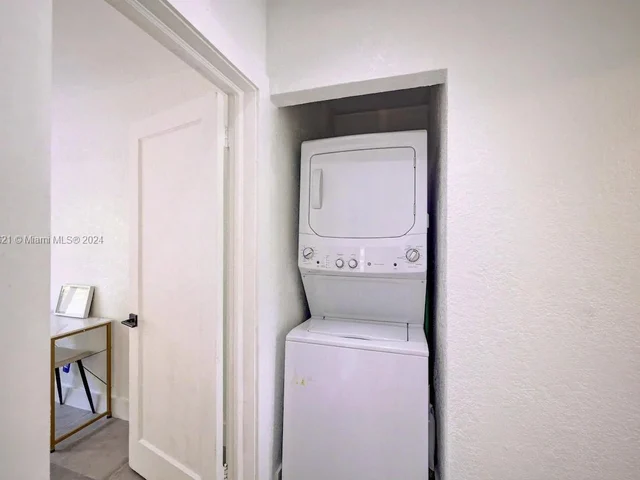 1116 NE 15th Ave # 2, Fort Lauderdale FL 33304