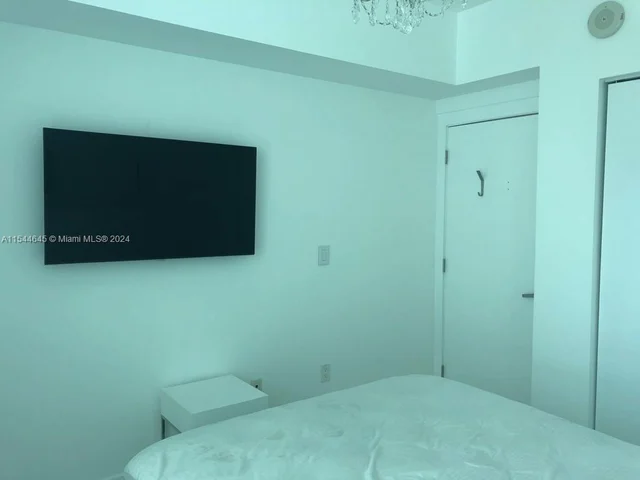 350 S Miami Ave # 3404, Miami FL 33130