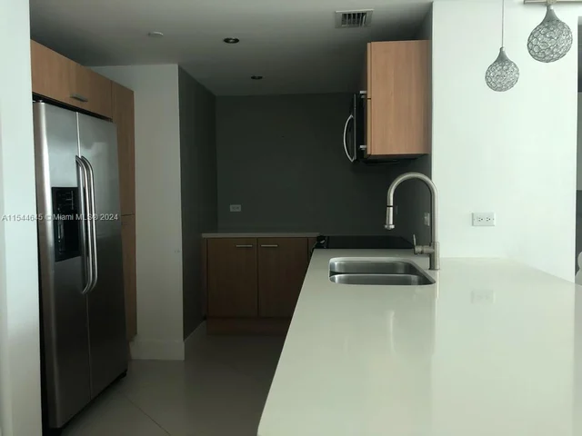 350 S Miami Ave # 3404, Miami FL 33130