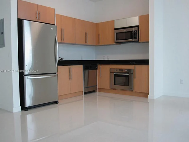 300 S Biscayne Blvd # 3803, Miami FL 33131