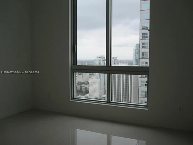 300 S Biscayne Blvd # 3803, Miami FL 33131