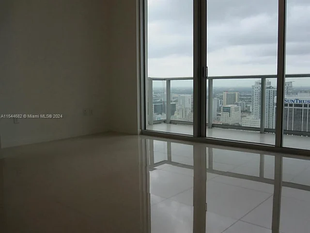 300 S Biscayne Blvd # 3803, Miami FL 33131
