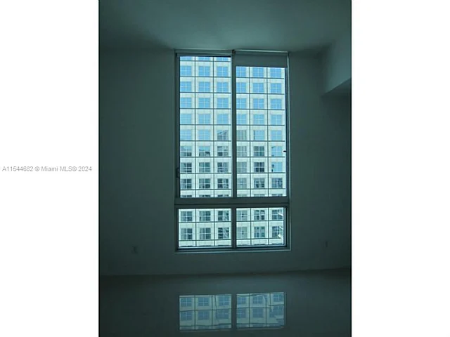 300 S Biscayne Blvd # 3803, Miami FL 33131