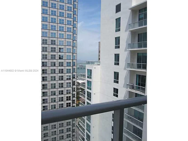 300 S Biscayne Blvd # 3803, Miami FL 33131