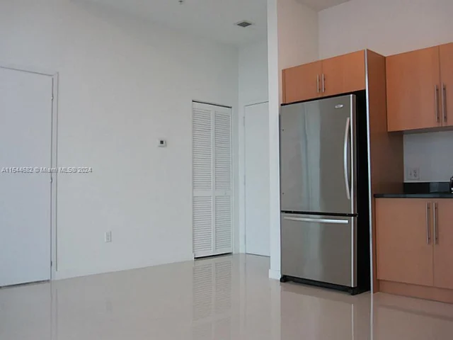 300 S Biscayne Blvd # 3803, Miami FL 33131