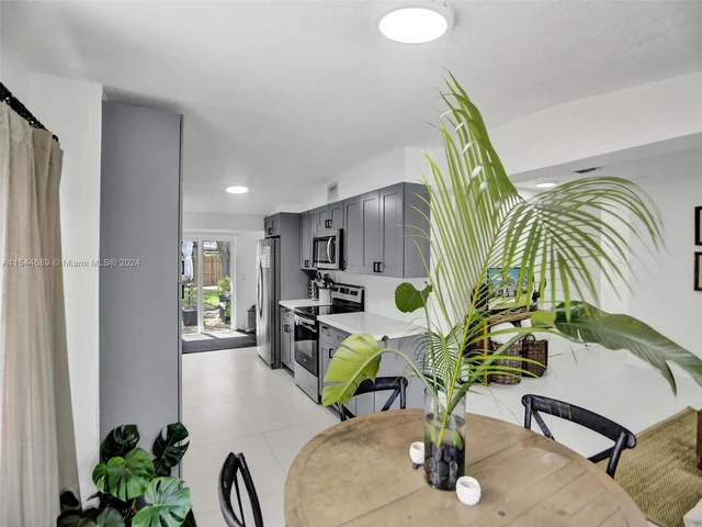 1820 NE 182nd St, North Miami Beach FL 33162