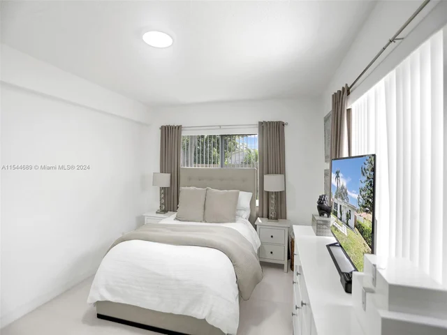 1820 NE 182nd St, North Miami Beach FL 33162