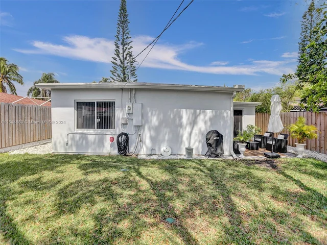 1820 NE 182nd St, North Miami Beach FL 33162