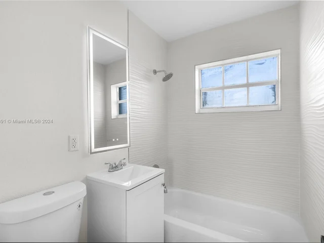 2680 NE 12th Ave, Pompano Beach FL 33064