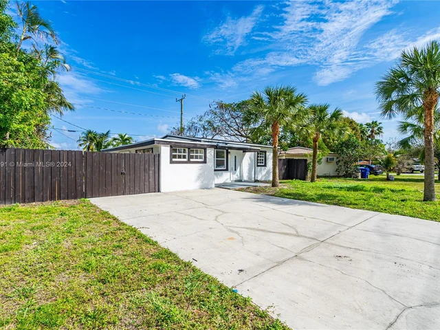 2680 NE 12th Ave, Pompano Beach FL 33064