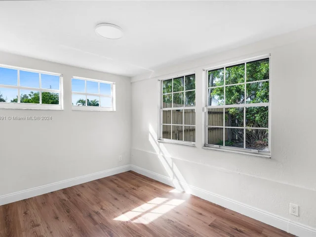 2680 NE 12th Ave, Pompano Beach FL 33064