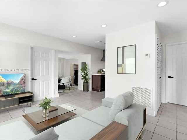 2680 NE 12th Ave, Pompano Beach FL 33064