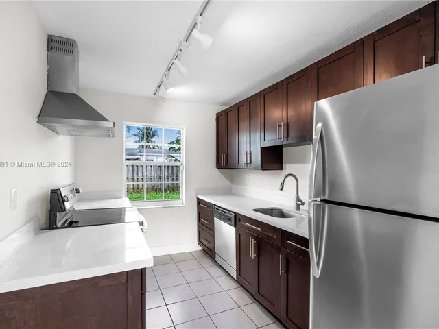 2680 NE 12th Ave, Pompano Beach FL 33064