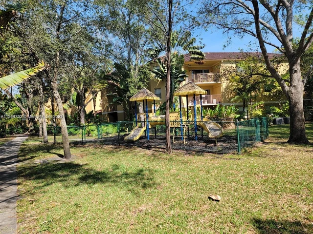 741 N Pine Island Rd # 308, Plantation FL 33324