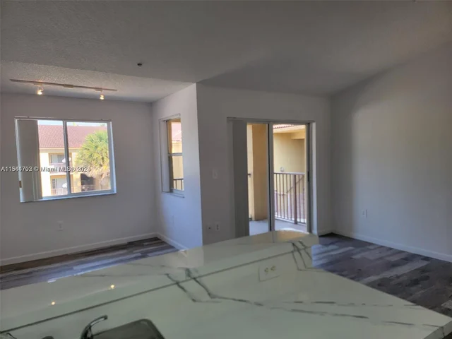 741 N Pine Island Rd # 308, Plantation FL 33324