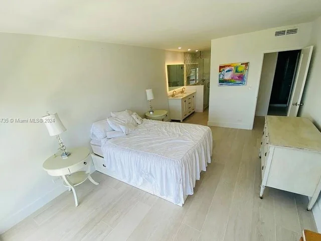 2451 Brickell Ave # 5S, Miami FL 33129