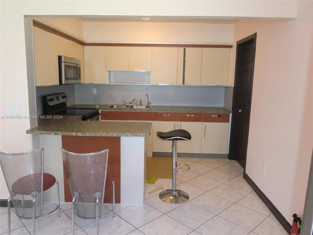 726 SW 5th Ct, Hallandale Beach FL 33009