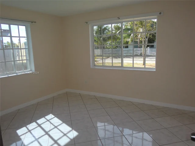 726 SW 5th Ct, Hallandale Beach FL 33009