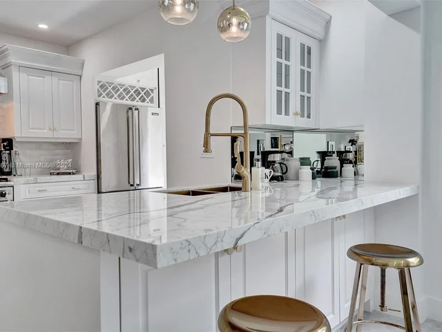 6355 Lagorce Dr, Miami Beach FL 33141