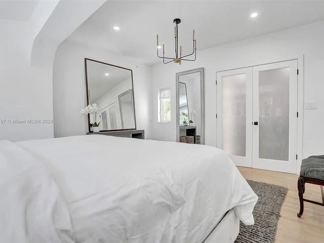 6355 Lagorce Dr, Miami Beach FL 33141