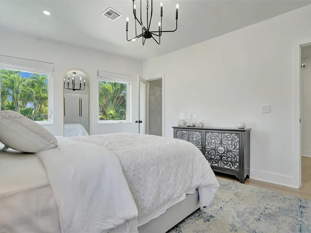 6355 Lagorce Dr, Miami Beach FL 33141