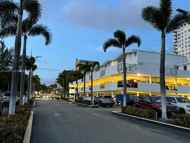 2750 NE 183rd St # 503, Aventura FL 33160