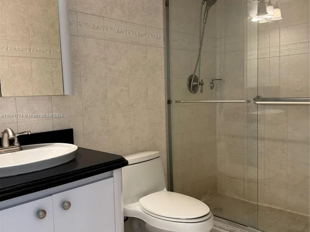 2750 NE 183rd St # 503, Aventura FL 33160