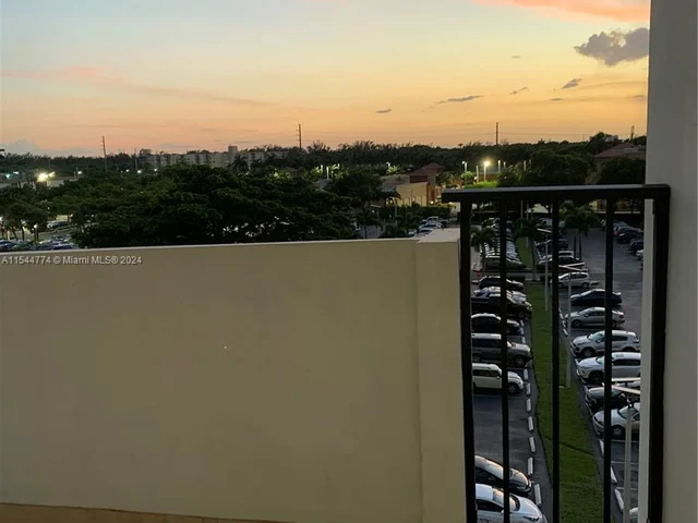 2750 NE 183rd St # 503, Aventura FL 33160