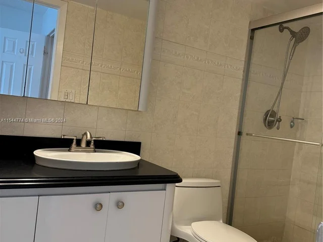 2750 NE 183rd St # 503, Aventura FL 33160