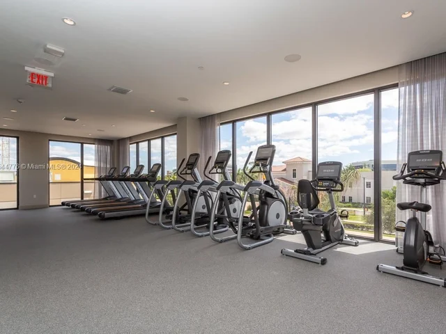 5250 NW 84th Ave, Doral FL 33166